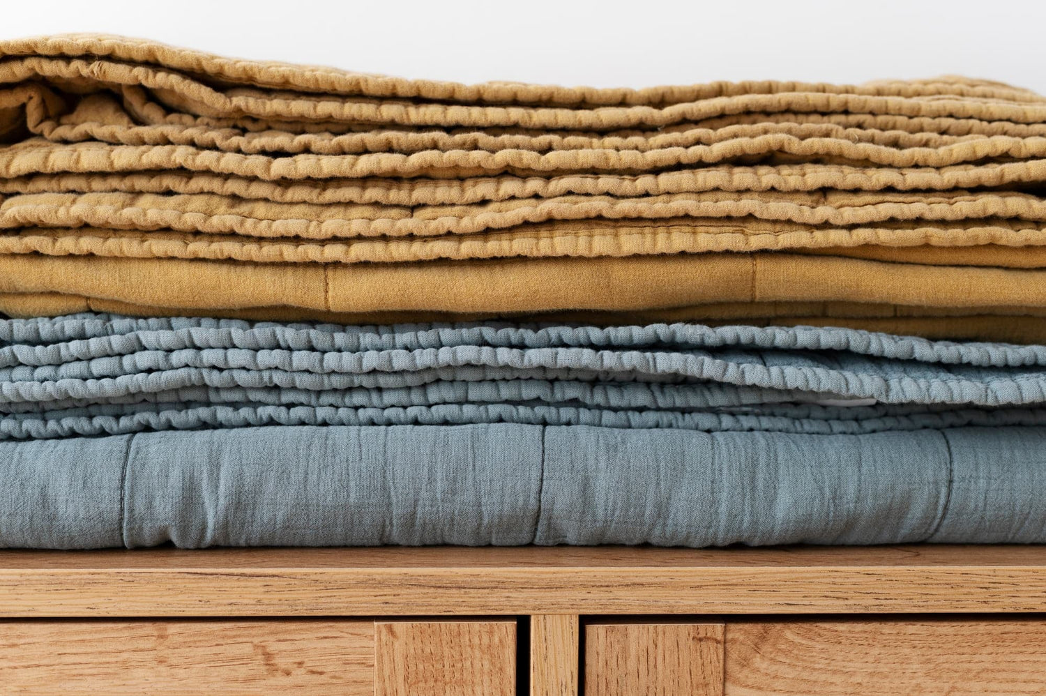 Fleece vs Muslin Blanket - Which One Should You Choose?